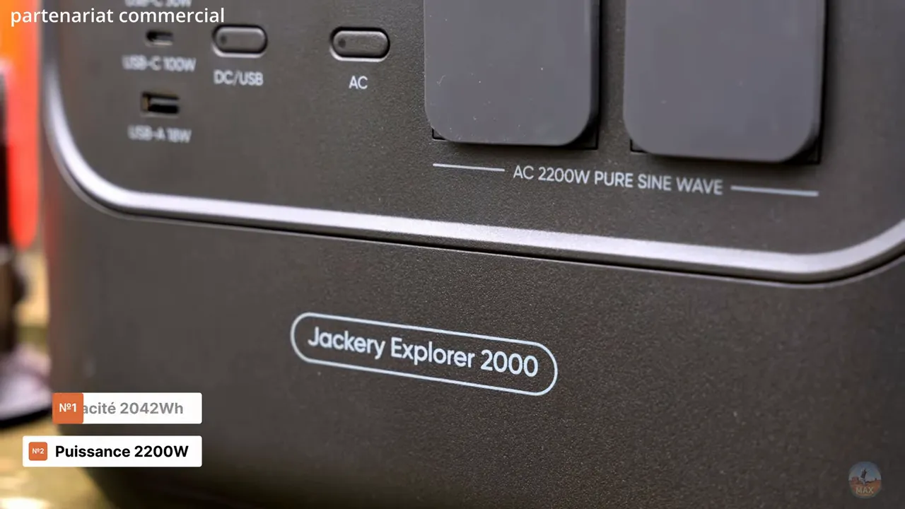 Gros plan sur Jackery Explorer 2000 et indication de puissance