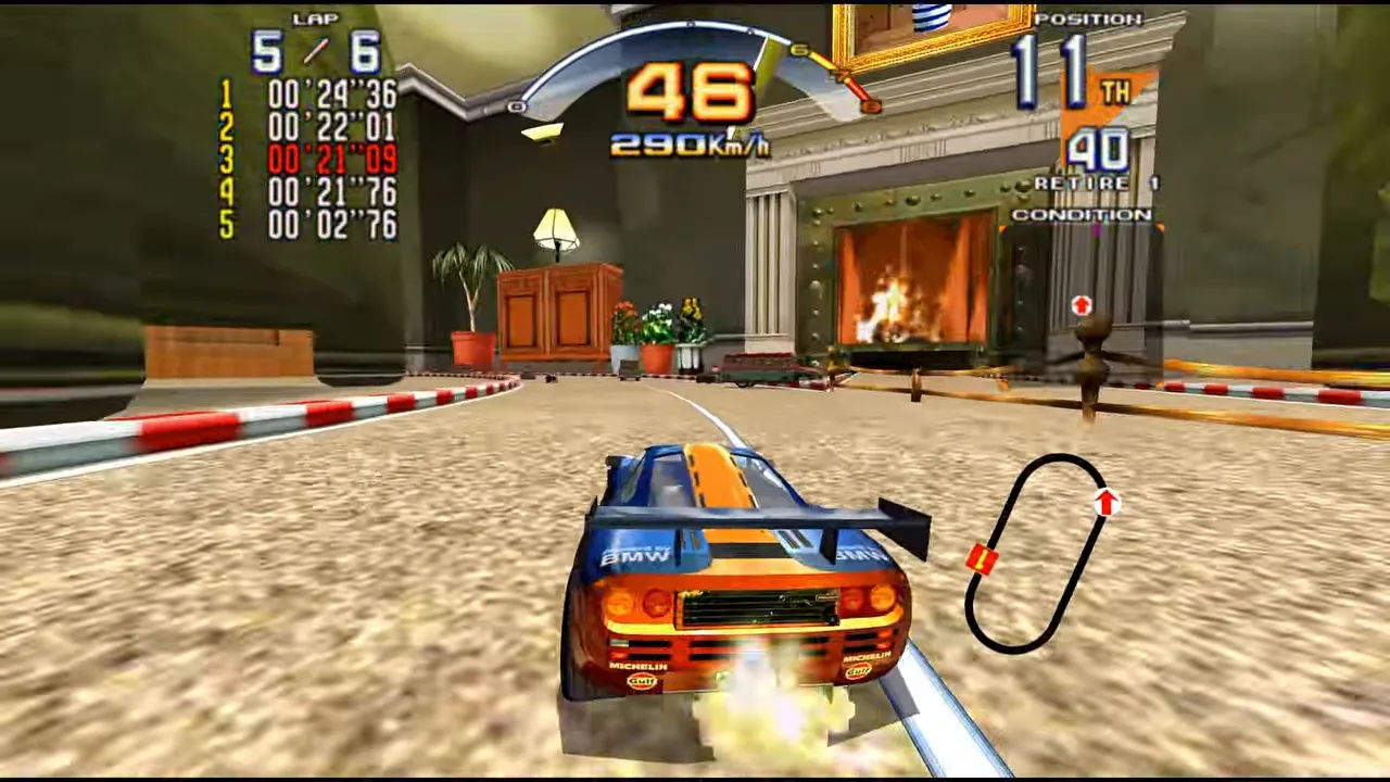 Voiture de course bleue et orange dans un circuit intérieur avec décor de palais