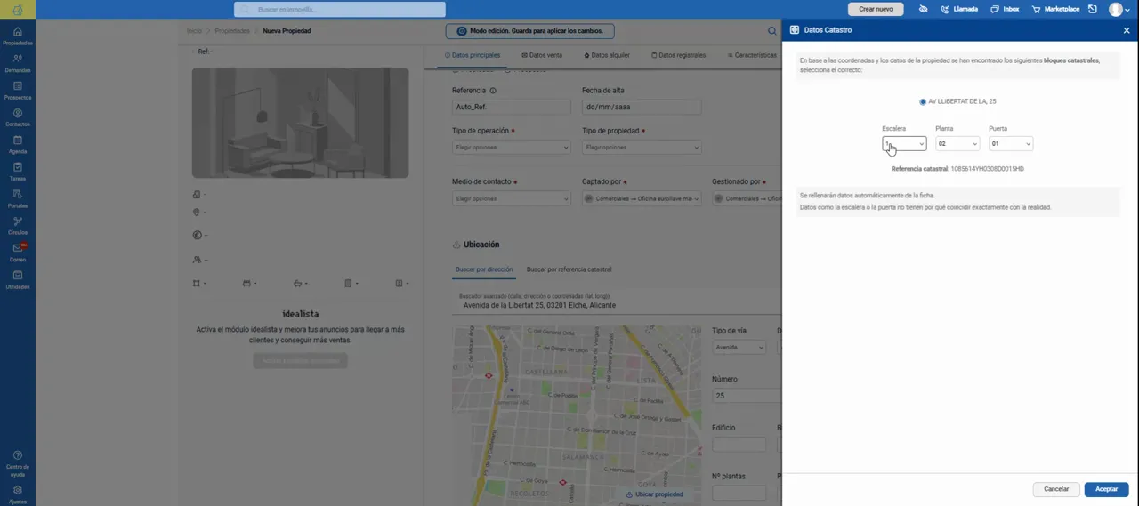 Panel lateral de Catastro con datos del inmueble y opciones de confirmación