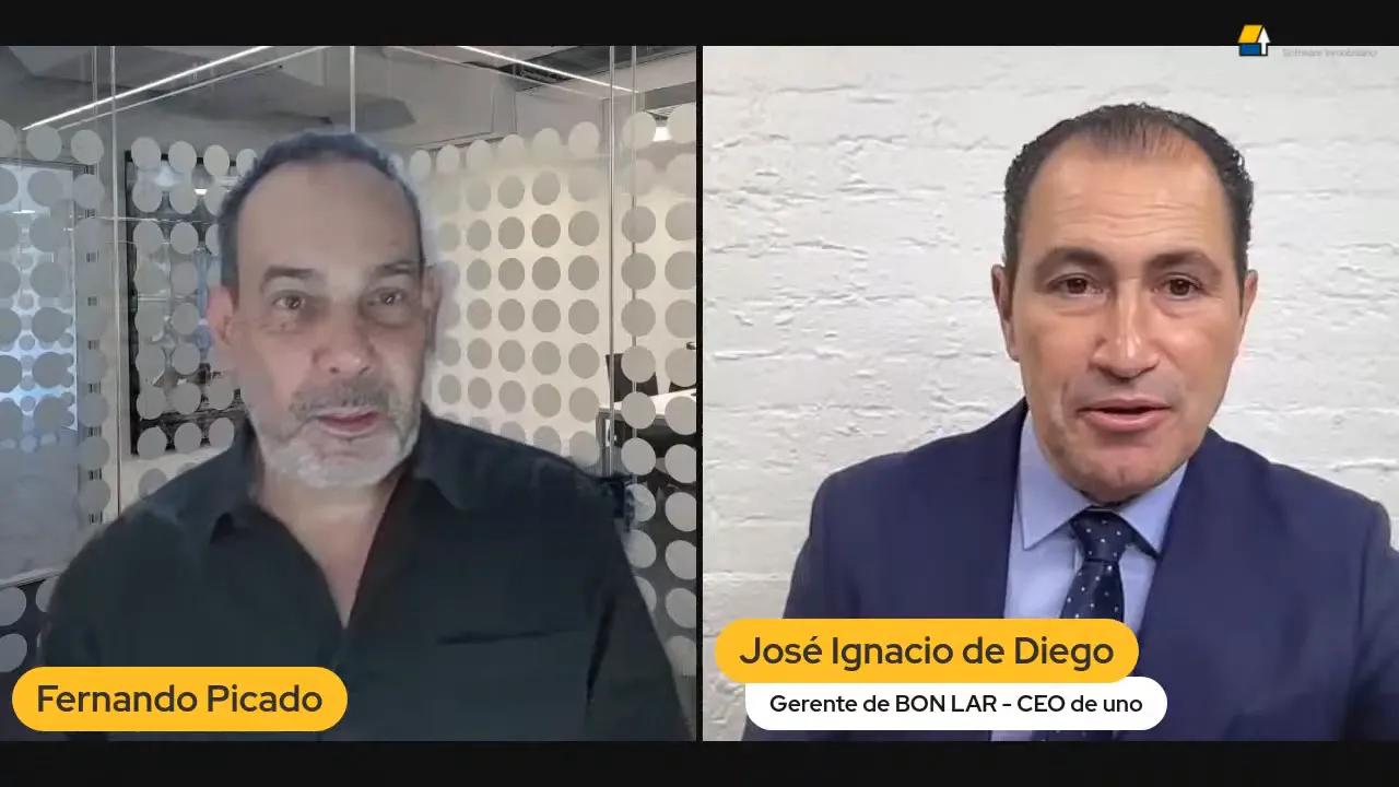 Nacho explicando su trayectoria en el sector inmobiliario