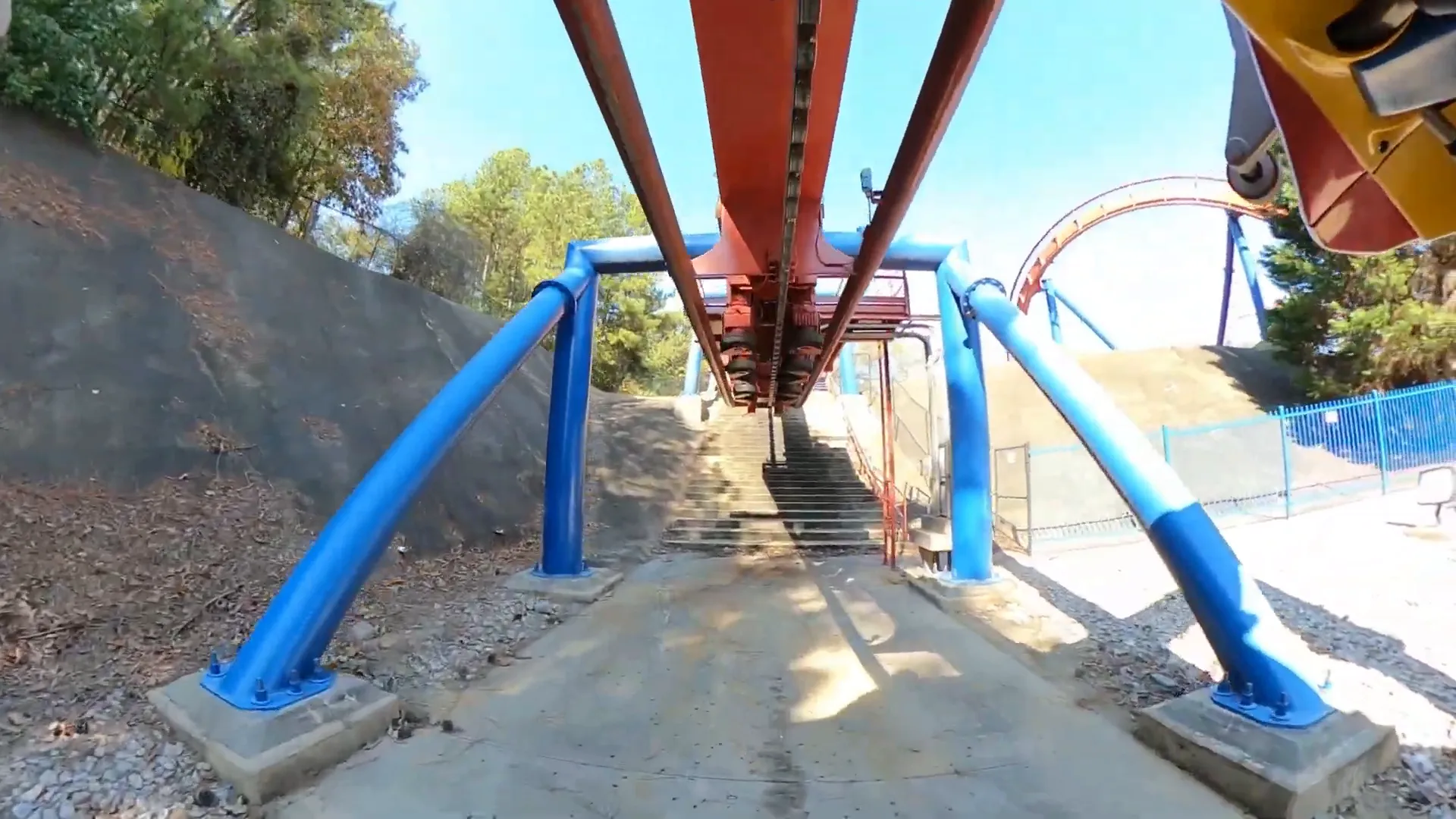 Superman: Ultimate Flight pretzel loop