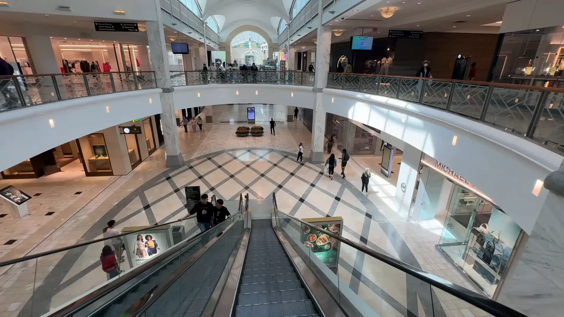 Interior of Lenox Square mall