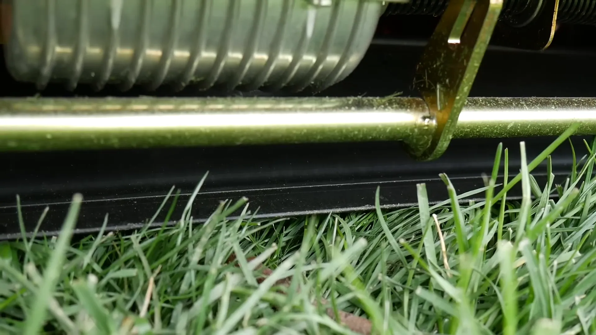 Flap behind mower deck used for striping