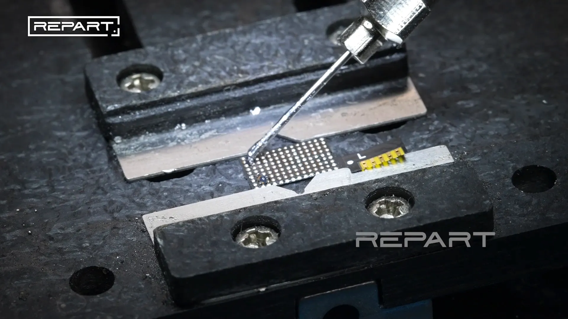 Etiqueta de fijación en el cable flexible