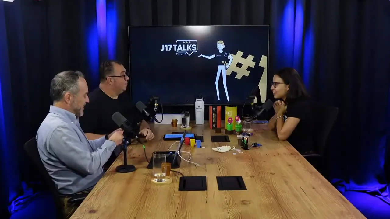 Anúncio da Olimpíada Viatec com crianças e projetos expostos