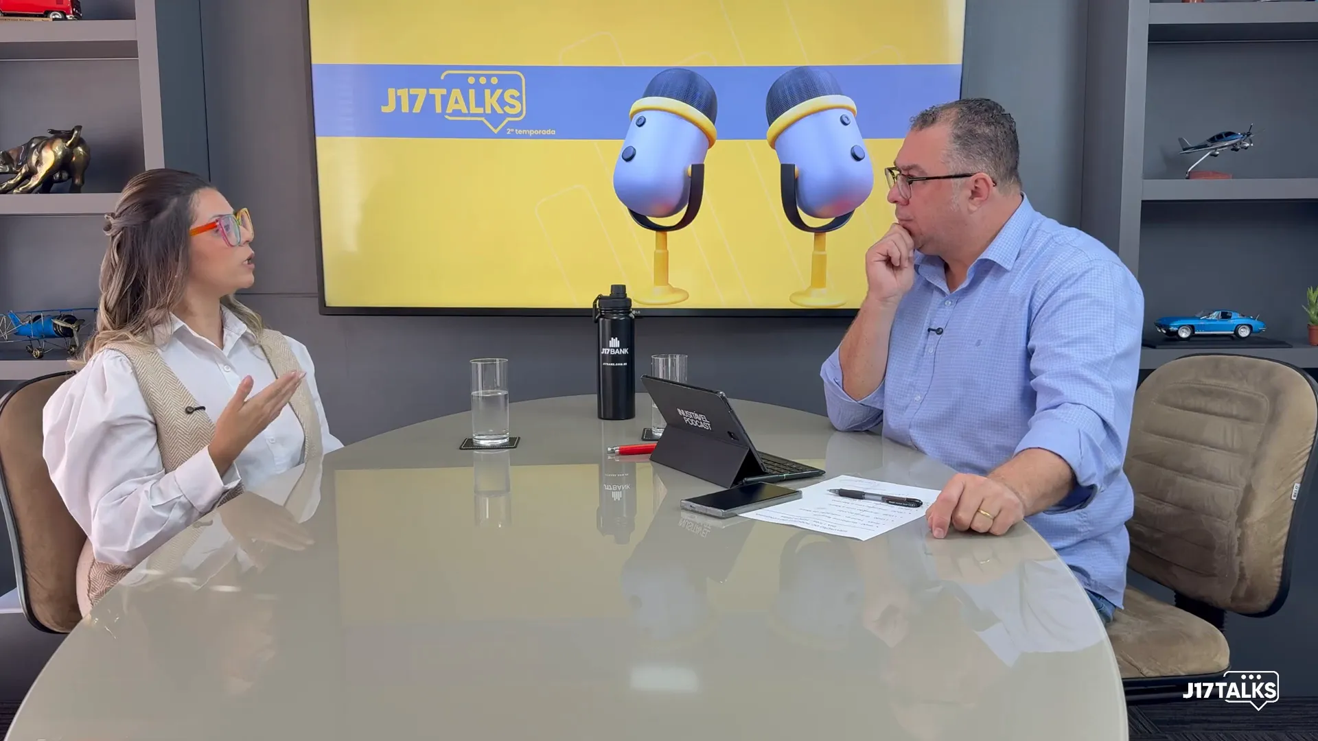 Discussão sobre atitude das novas gerações no mercado