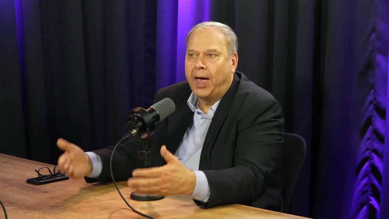 Prof. Rudi Birgmann falando sobre adaptabilidade no ambiente empresarial