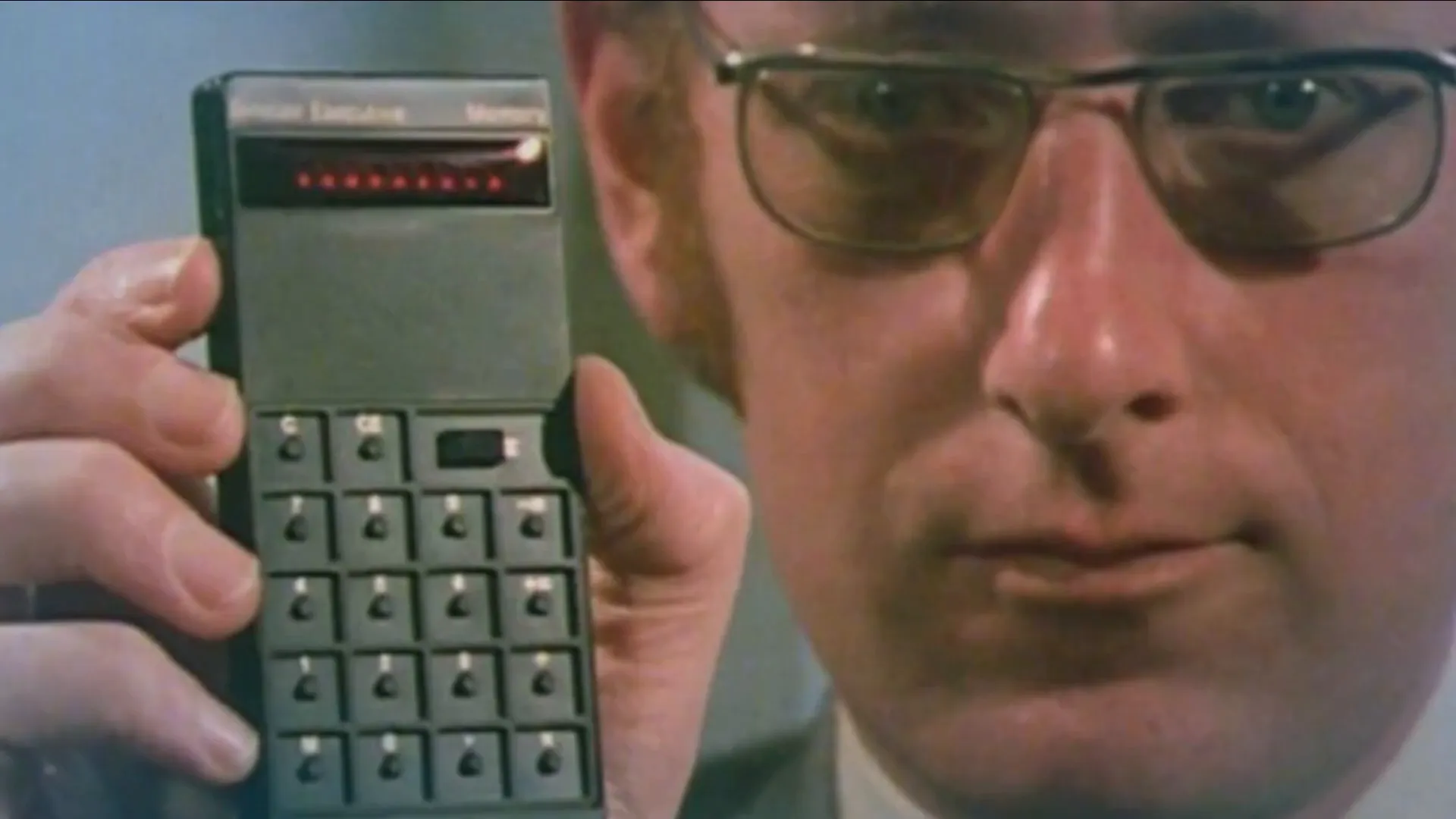 Sinclair Executive Memory close-up showing slim profile and red LED display