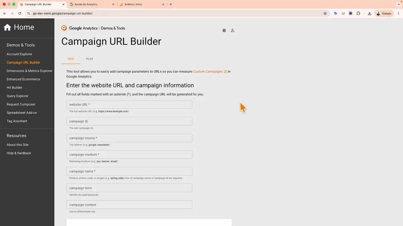 Pantalla del Constructor de URL de campañas de Google Analytics con campos para UTMs