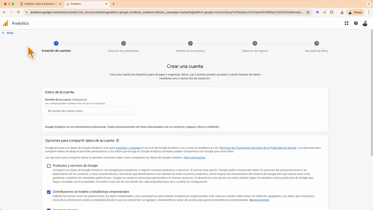 Formulario 'Crear una cuenta' en Google Analytics 4 con el campo 'Nombre de la cuenta' visible