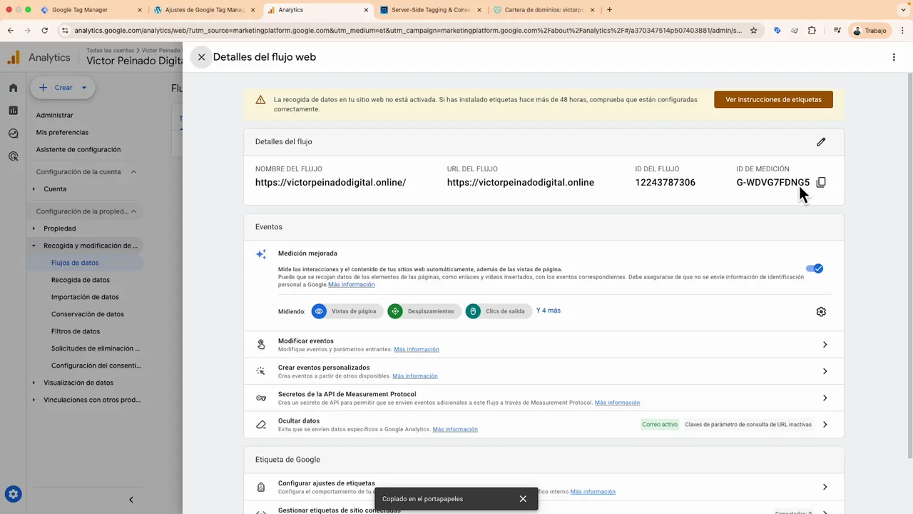 Panel de Google Analytics con el Measurement ID copiado desde Flujos de datos