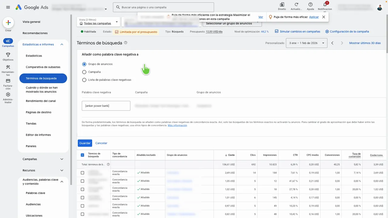 Formulario de Google Ads para añadir la palabra clave negativa 'anker power bank' al grupo de anuncios