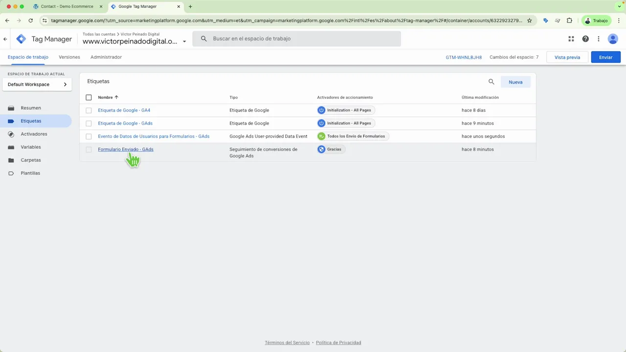 Lista de etiquetas en Google Tag Manager con la entrada 'Formulario Enviado - GAds' señalada por el cursor.