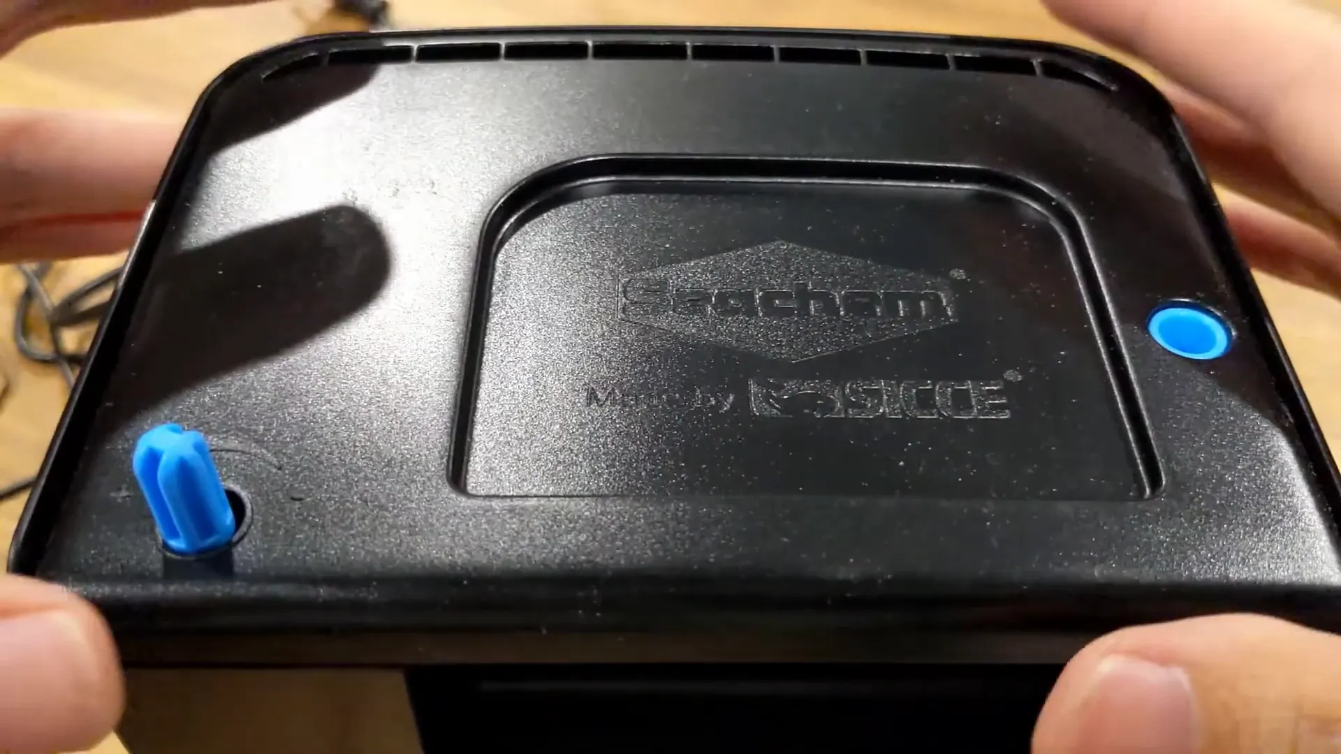 Easy access to filtration media in Seachem Tidal 35