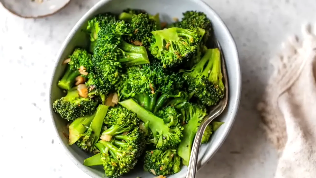 Sautéed broccoli ready to serve