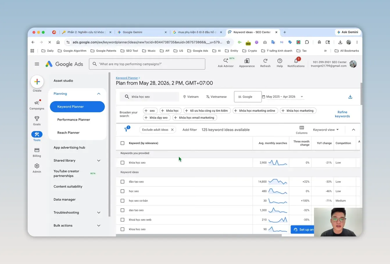 Giao diện Keyword Planner trong Google Ads hiển thị danh sách ý tưởng từ khóa