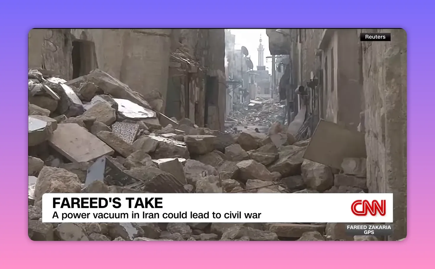 Zerstörte Straße mit Trümmern nach Kampfhandlungen