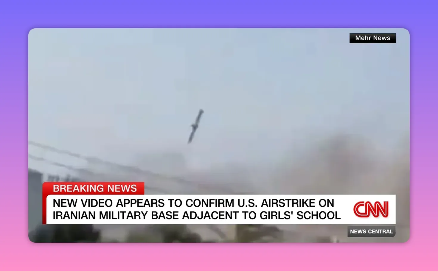 deutliche silhouette eines marschflugkoerpers mit sichtbaren leitwerken am himmel