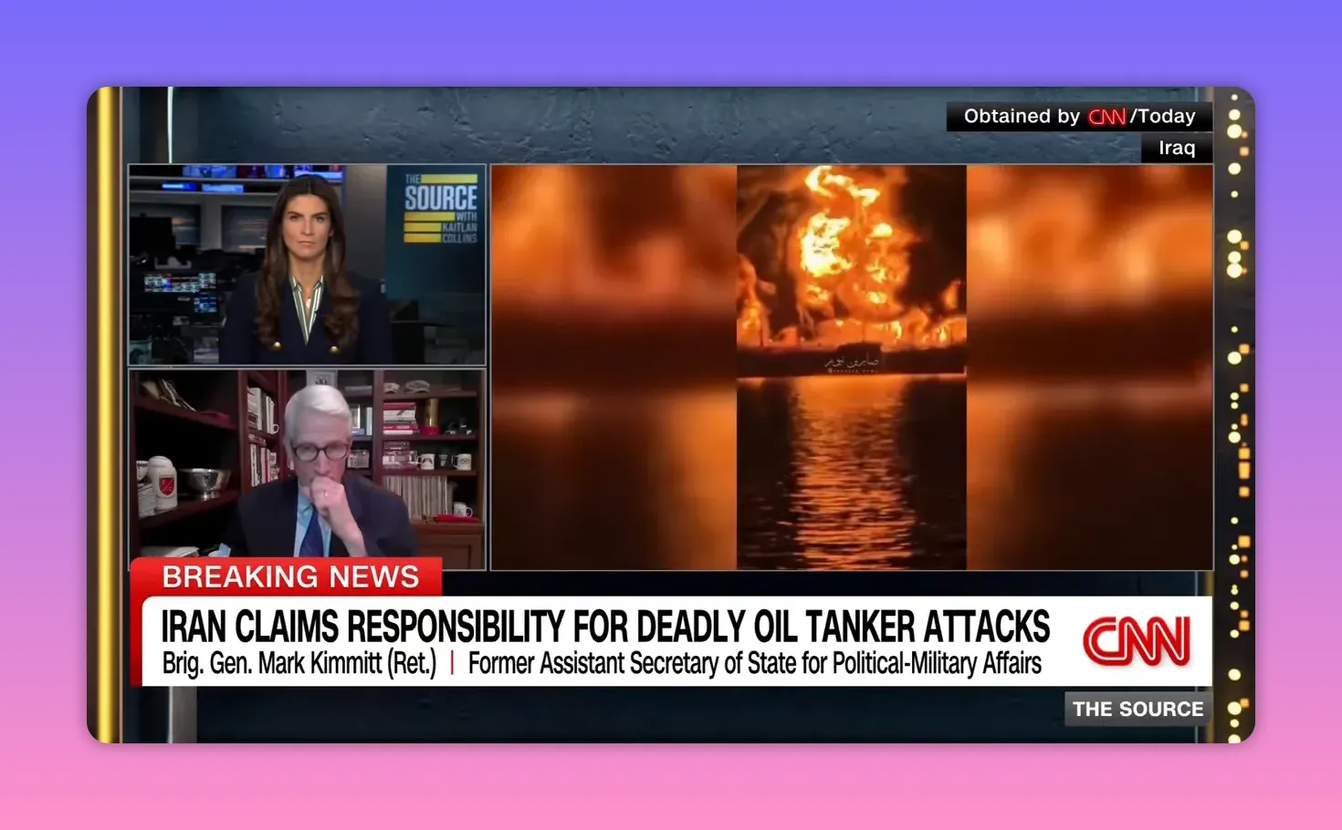 Nächtlicher Brand auf einem Öltanker mit Flammenreflexion auf der Wasseroberfläche