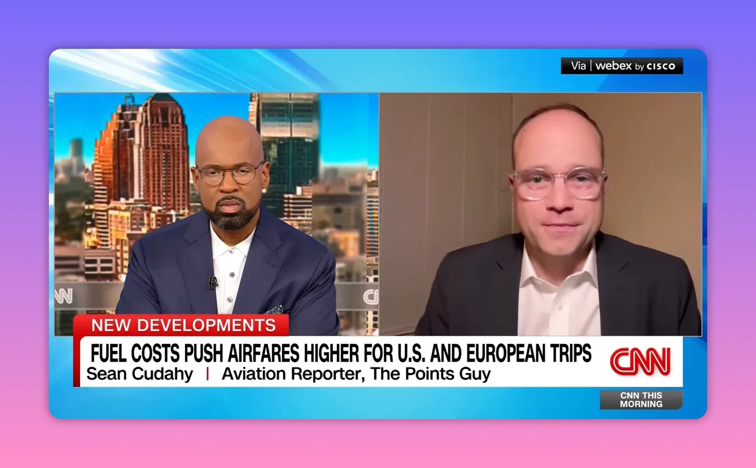 CNN-Split-Screen mit Moderator und Luftfahrt-Experten; untere Leiste nennt Thema Kerosinpreise und Flugkosten