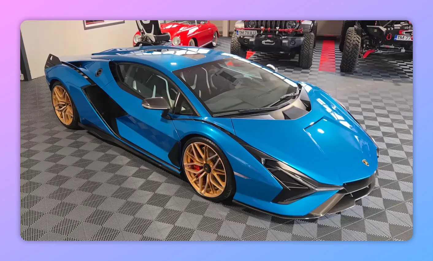 Lamborghini Sian prototipo blu vista tre quarti in un garage collezione