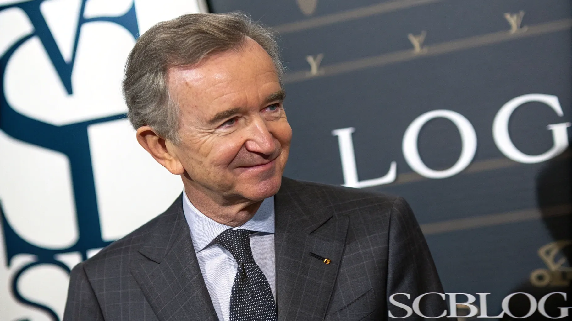 Featured image for the blog, "全球奢侈品帝國-LVMH的崛起 | Bernard Arnault"