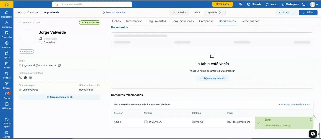 Ficha de contacto en modo de visualización con una fila de contacto relacionado en la parte inferior