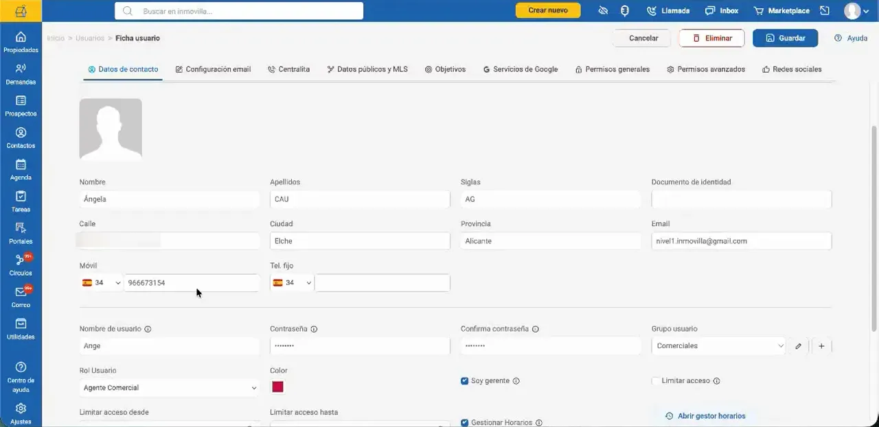 Opciones de grupo, rol y color dentro de la ficha de usuario