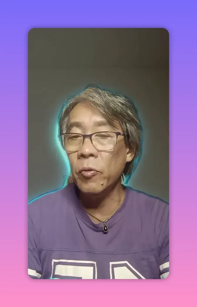 praticien présentant le rituel de manifestation avec auréole bleue