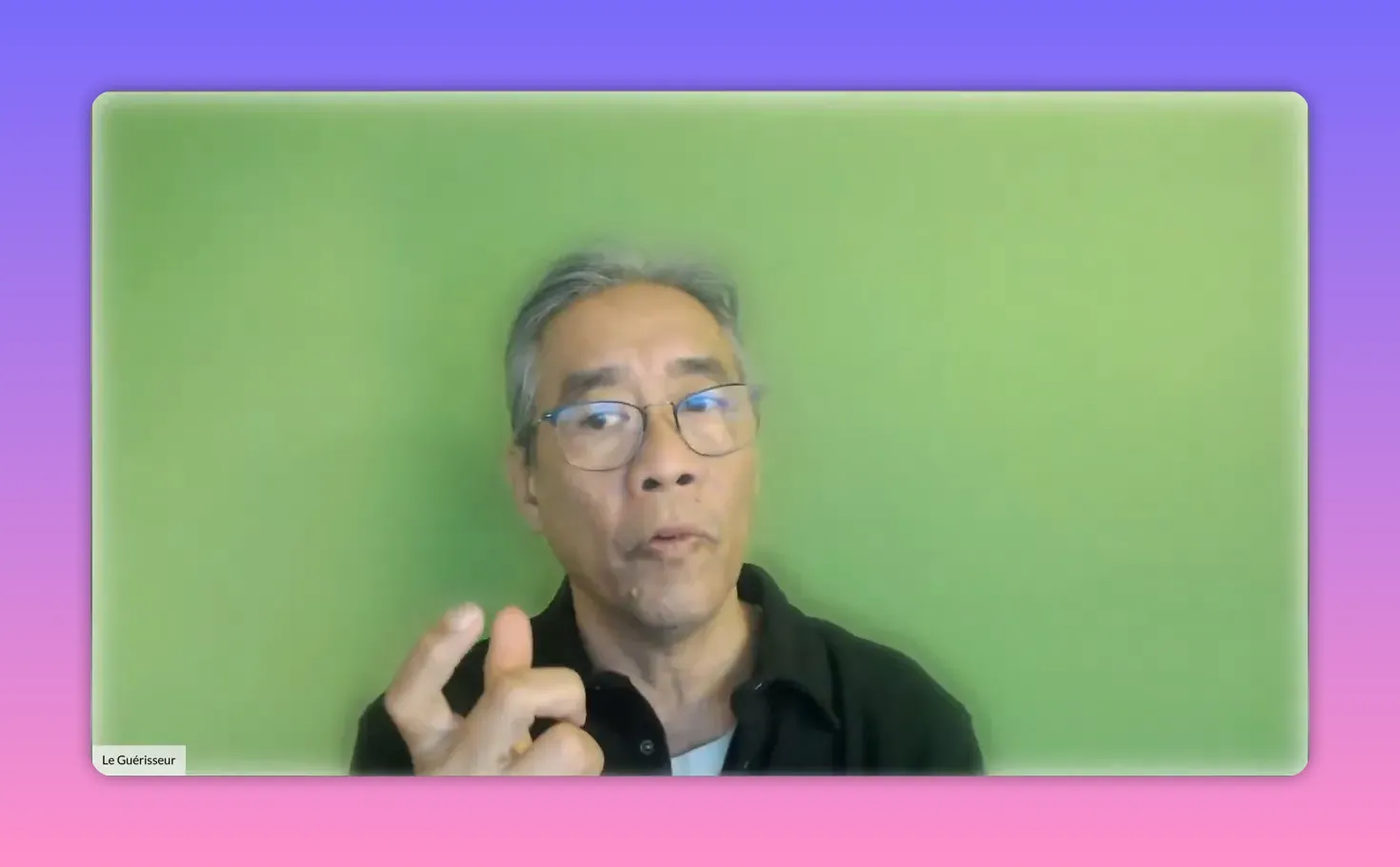 main et doigts en geste précis pour montrer la focalisation de l'intention