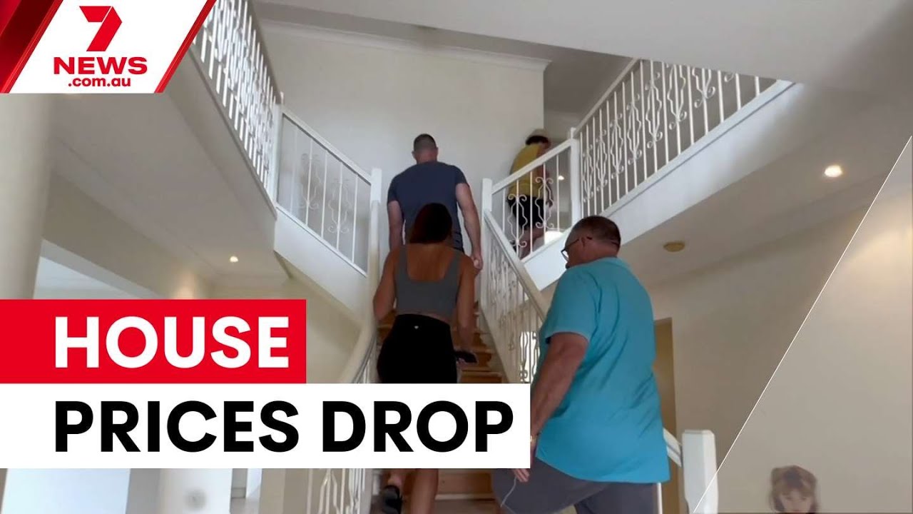video thumbnail for 'Sydney and Melbourne house prices fall again | 7NEWS'