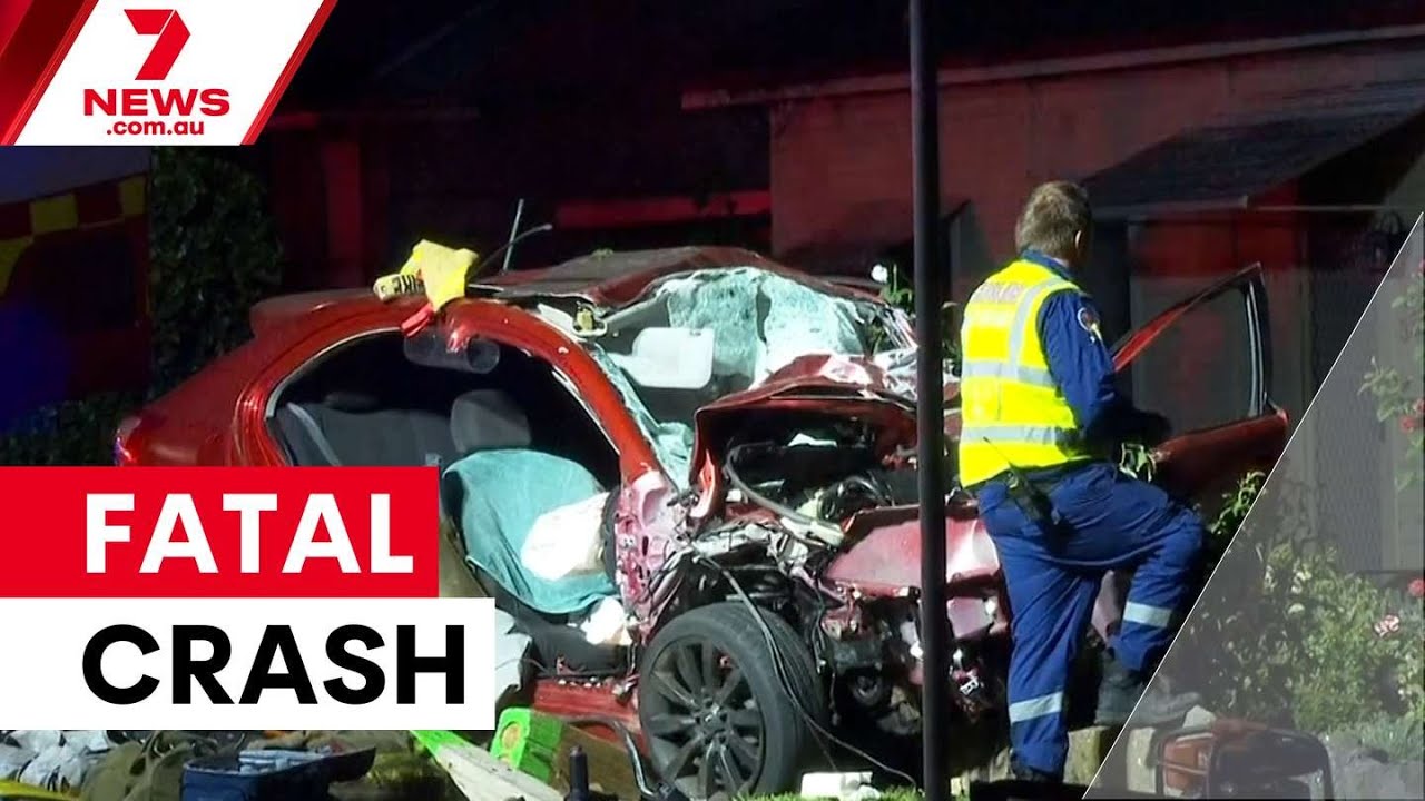 video thumbnail for 'Fatal crash shuts Lane Cove Road | 7NEWS'