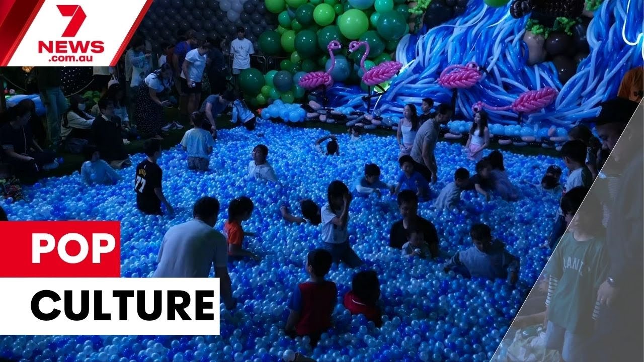 video thumbnail for 'Half a million balloons let loose under the one roof at Jeff’s Shed | 7NEWS'