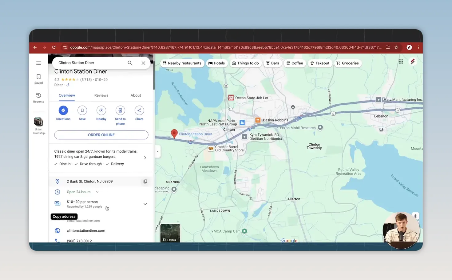 Google Maps hiển thị bảng thông tin của một doanh nghiệp trên bản đồ