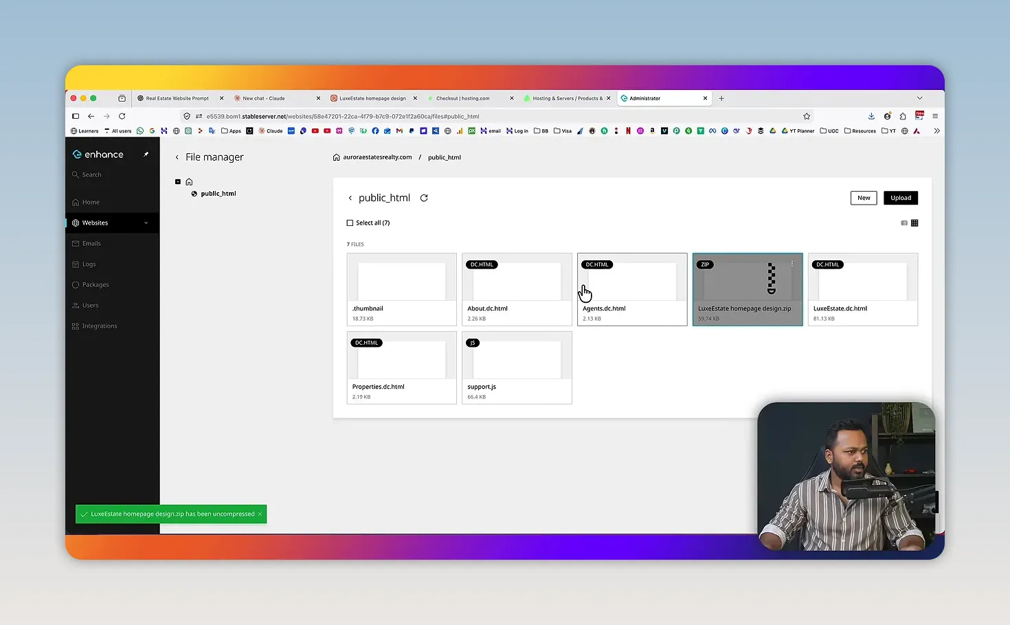 Trình quản lý tệp hosting hiển thị các tệp website sau khi giải nén