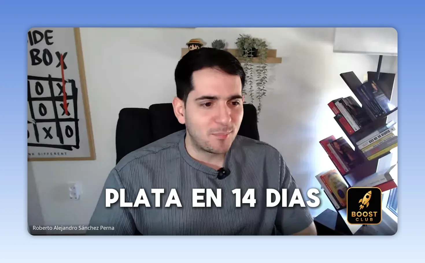 Texto en pantalla que dice PLATA EN 14 DIAS sobre una videollamada
