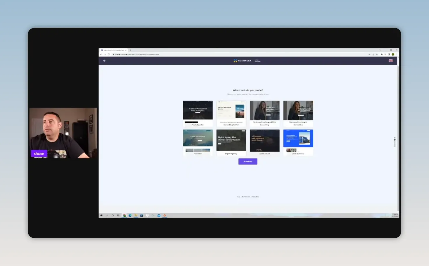Màn hình chọn mẫu giao diện website với nhiều hình thu nhỏ