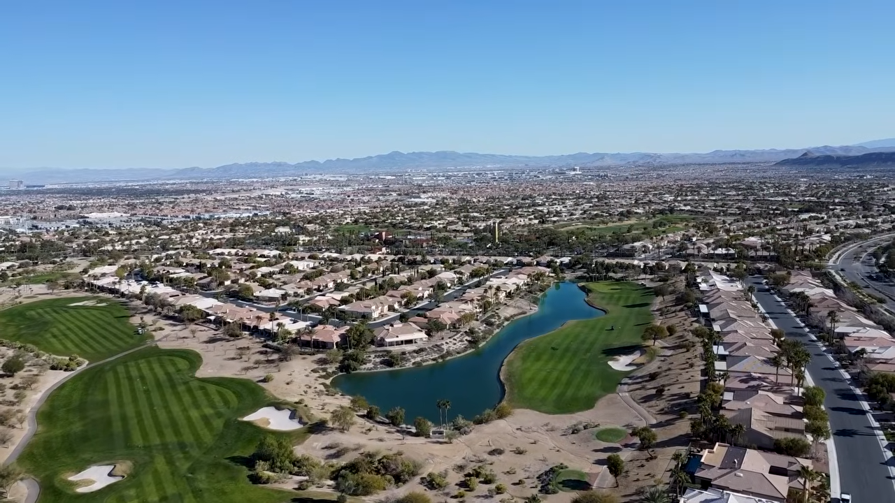Retiring in Las Vegas can offer access to clubs, classes, volunteer groups, part-time work
