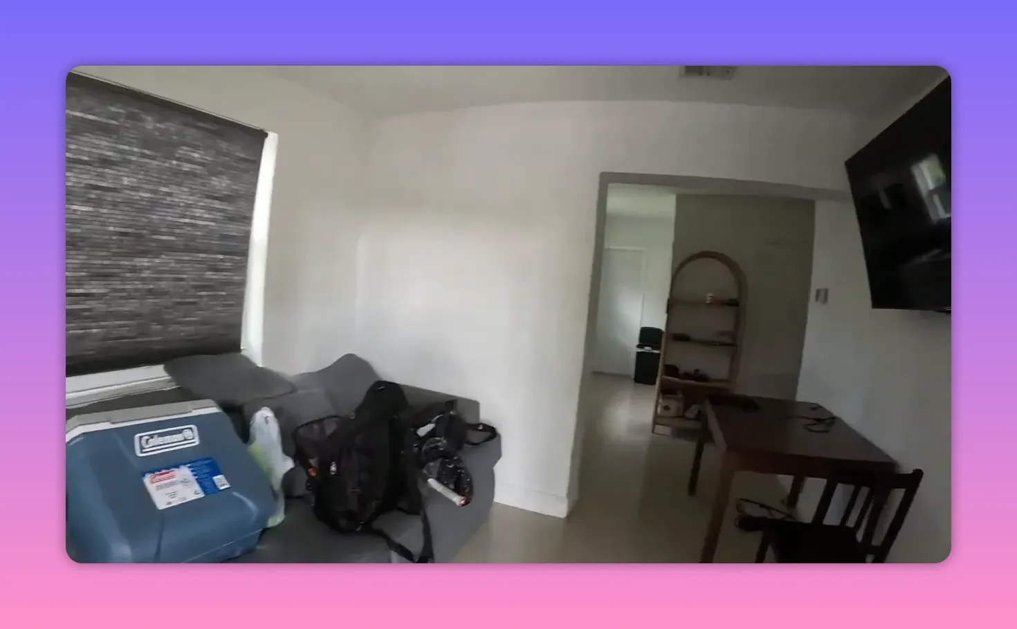 Miami evinde salon ve &ccedil;alışma alanı g&ouml;r&uuml;n&uuml;m&uuml;