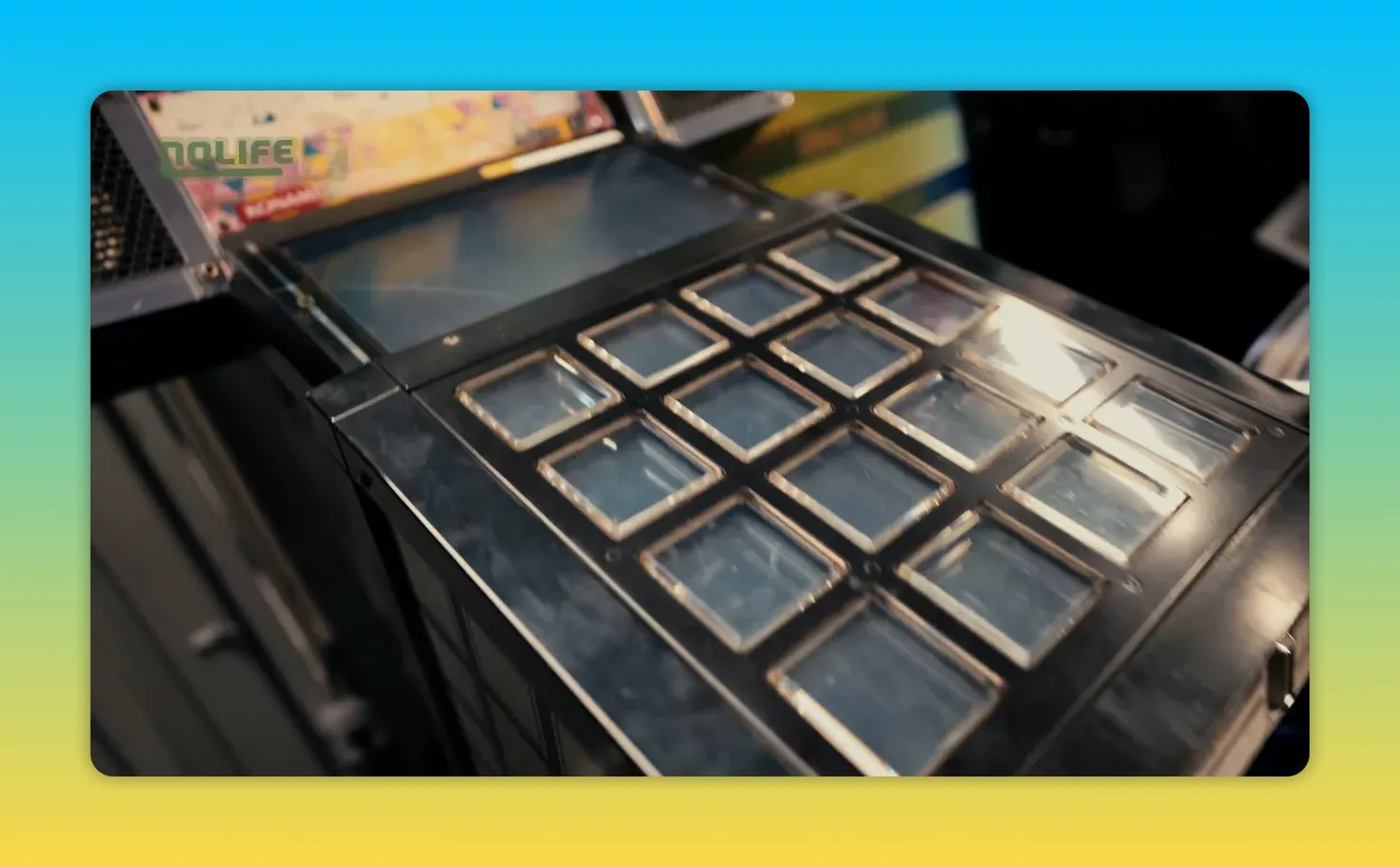 Panneau de jeu Jubeat avec grille de seize touches carrées transparentes