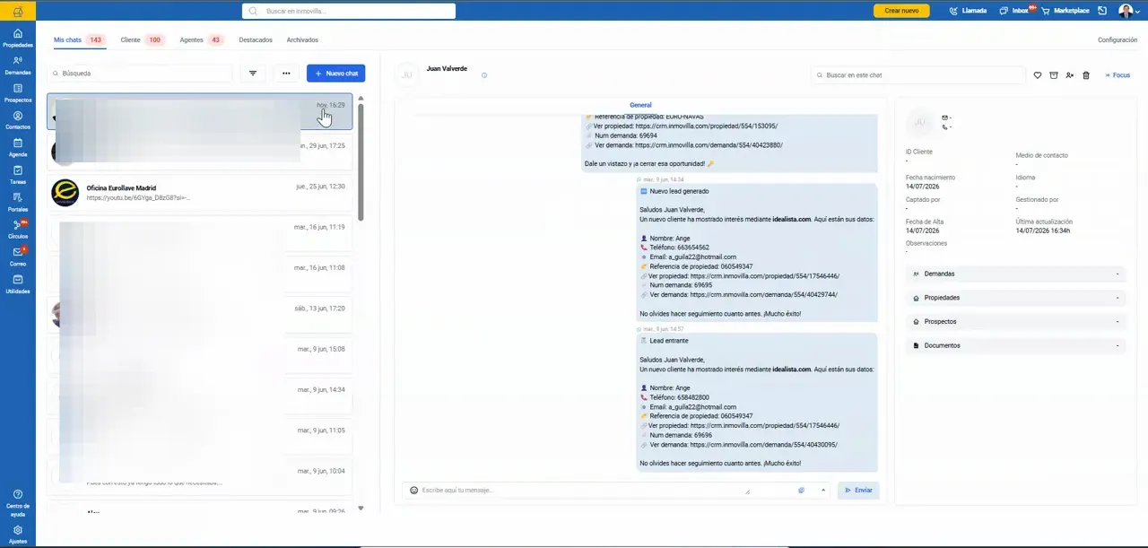 Inbox mostrando una conversación de lead con mensajes y panel de datos