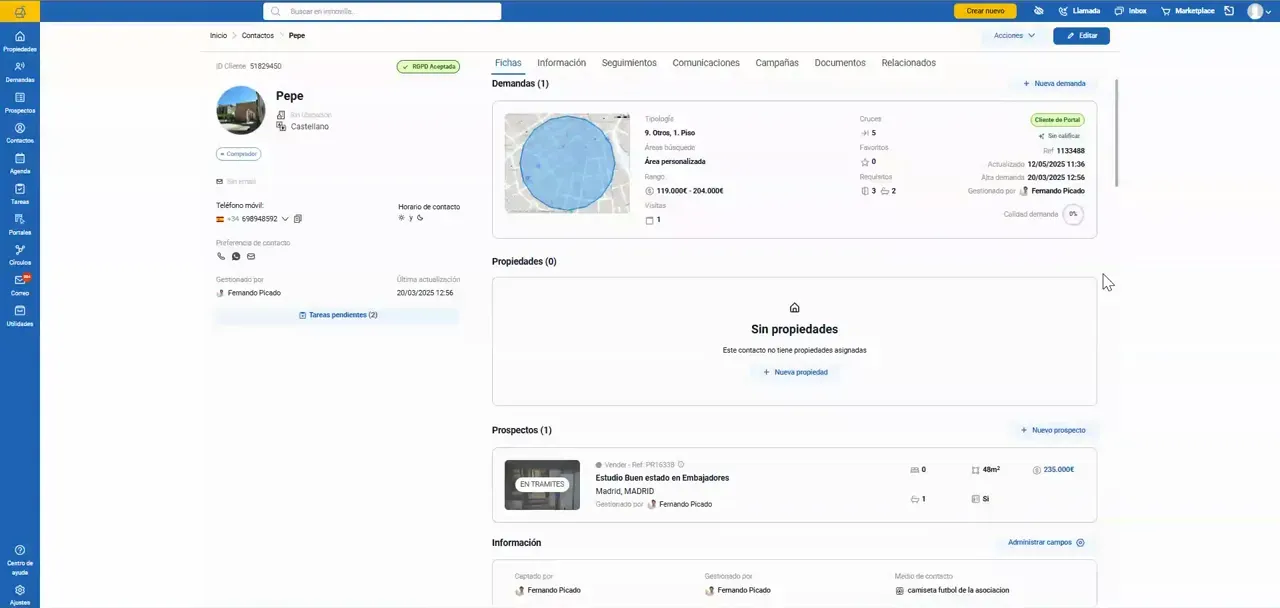 Ficha de contacto con una propiedad relacionada mostrada en la parte inferior