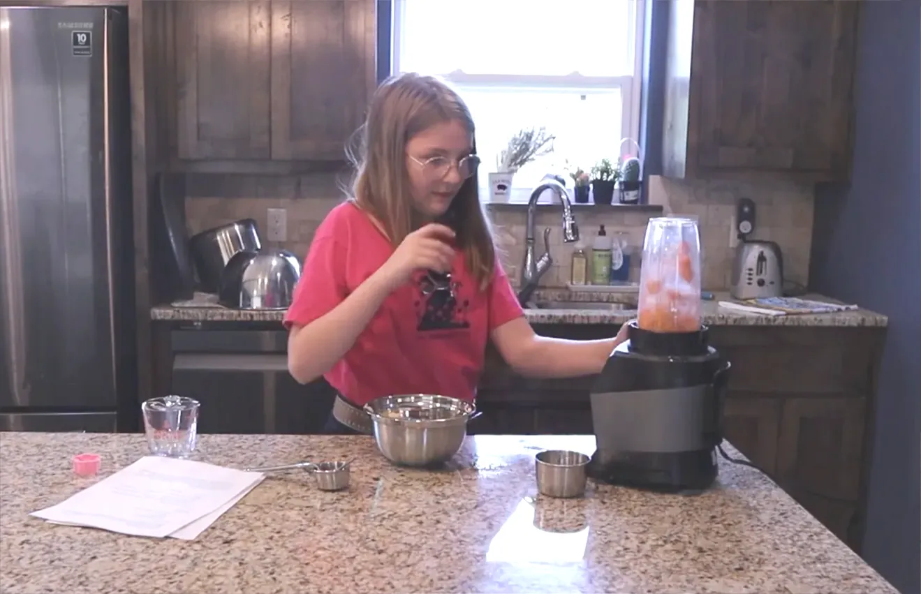 Preparing baby carrots for blending