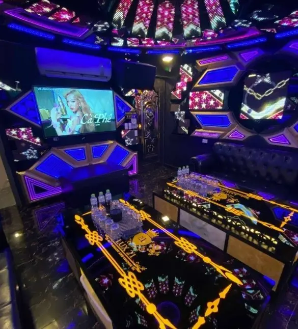 호치민 로컬 가라오케 21 럭셔리 | 21 Luxury KTV