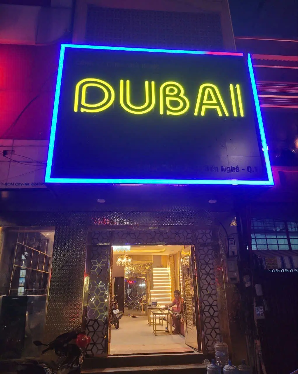 호치민 1군 두바이 가라오케