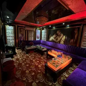 호치민 로컬 가라오케 라로얄 | La Royal KTV - INSIDE VIBE 1 (preview)