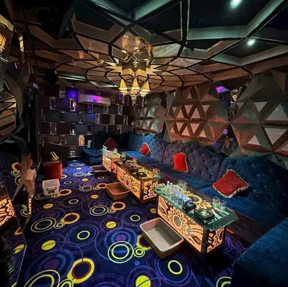 호치민 로컬 가라오케 라로얄 | La Royal KTV