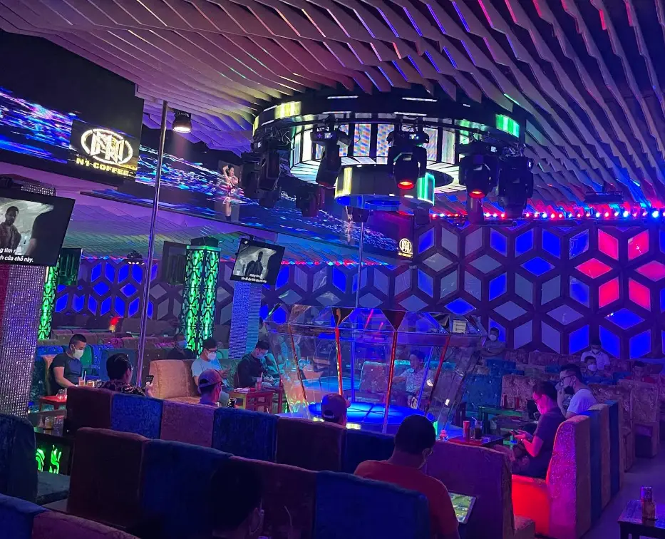 호치민 N1 DJ Cafe 추천 | N1 Coffee Lounge