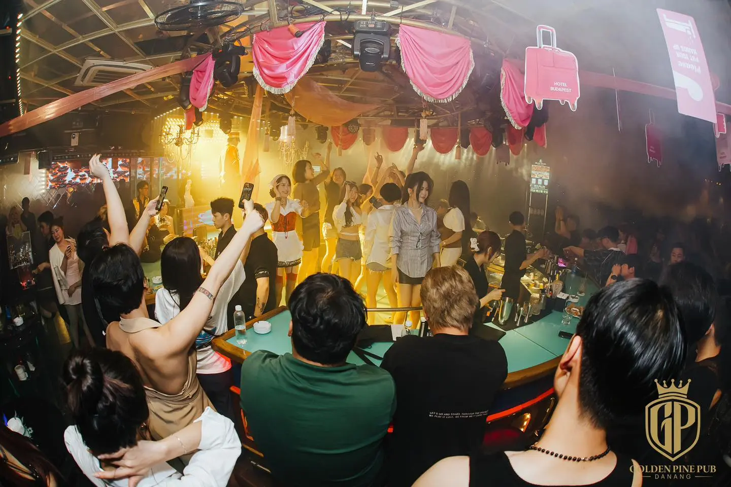 다낭 뉴 골든 파인 펍 | New Golden Pine Pub Club