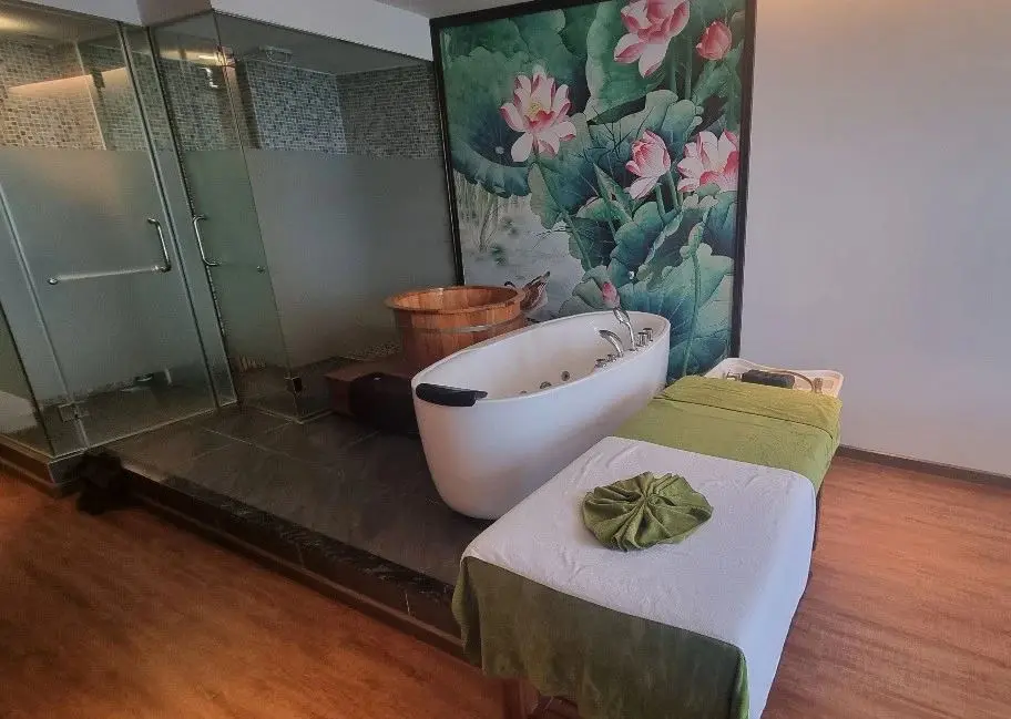 나트랑 불건마 황제스파 | Hoang de spa